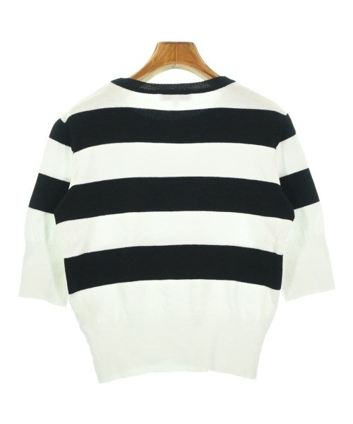 Agnes b. เสื้อกันหนาว