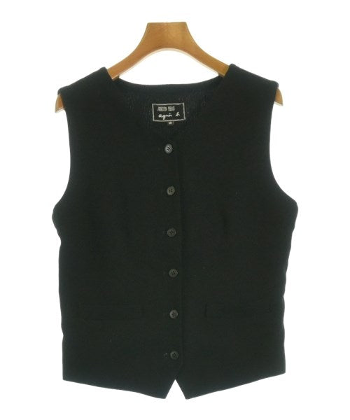 Agnes b. เสื้อกั๊ก