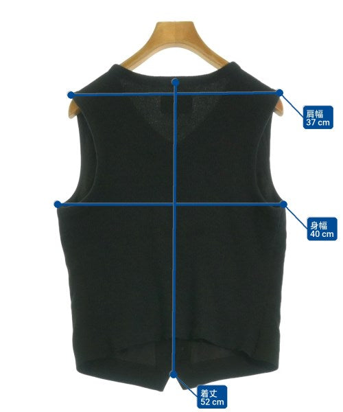 Agnes b. เสื้อกั๊ก
