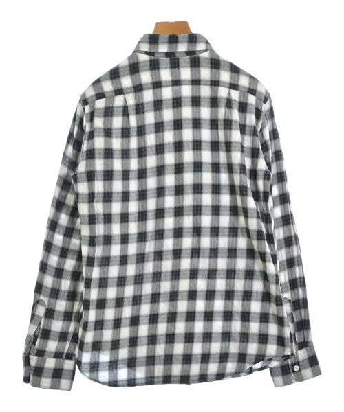 Agnes b. เสื้อลำลอง