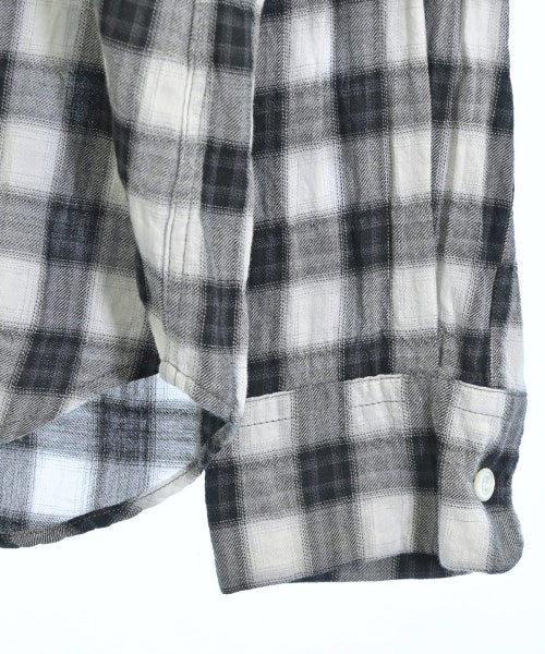 Agnes b. เสื้อลำลอง