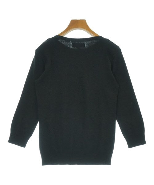 Agnes b. เสื้อกันหนาว