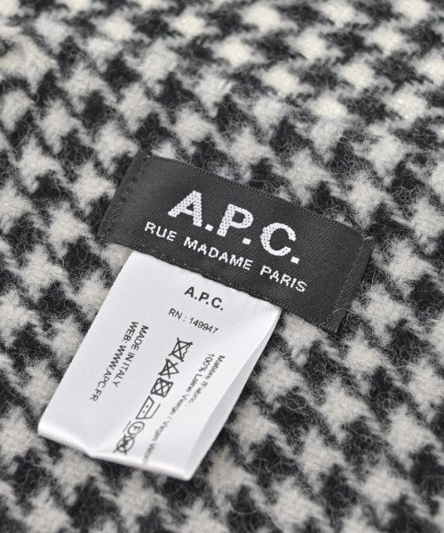 A.P.C. ผ้าพันคอกันหนาว