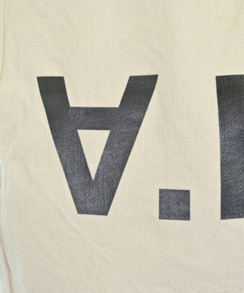 A.P.C. กระเป๋าถือขนาดใหญ่