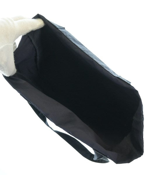 A.P.C. กระเป๋าถือขนาดใหญ่