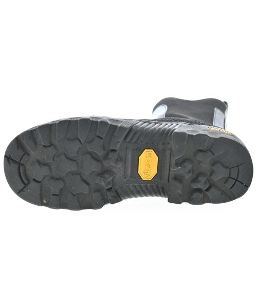 A.P.C. รองเท้าผ้าใบ