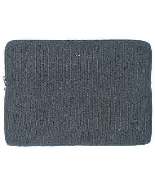 A.P.C. คลัตช์