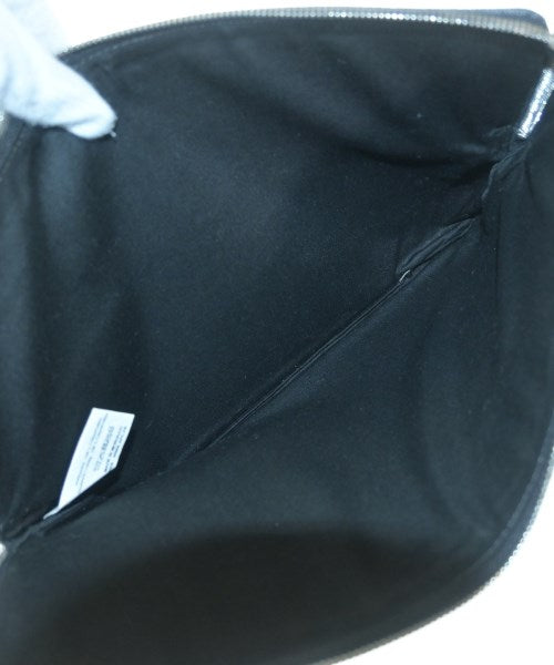 A.P.C. คลัตช์