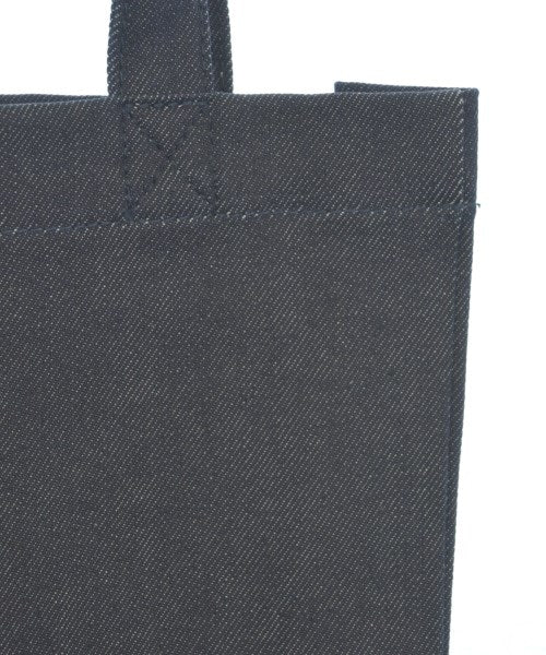 A.P.C. กระเป๋าถือขนาดใหญ่