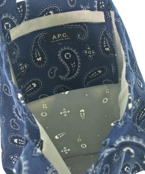A.P.C. กระเป๋าถือขนาดใหญ่