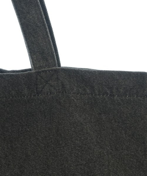 A.P.C. กระเป๋าถือขนาดใหญ่