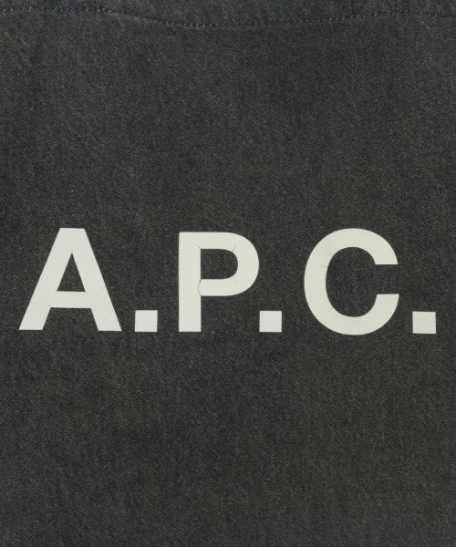 A.P.C. กระเป๋าถือขนาดใหญ่