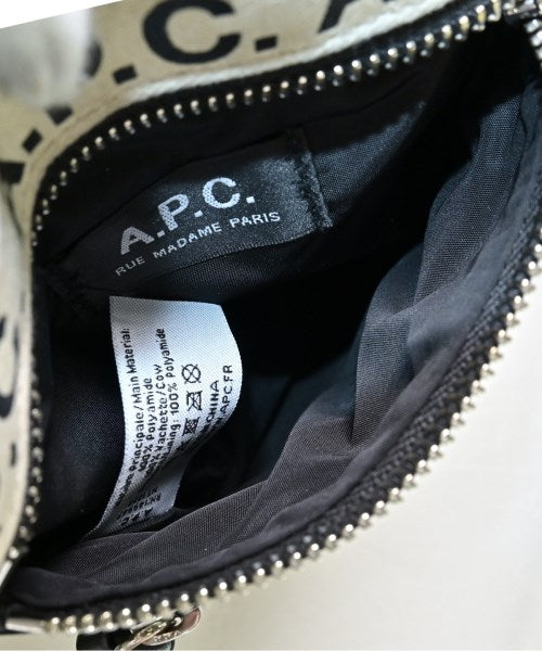 A.P.C. กระเป๋าสะพาย