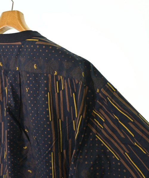 TOMORROWLAND เสื้อยืด/เสื้อท็อปส์