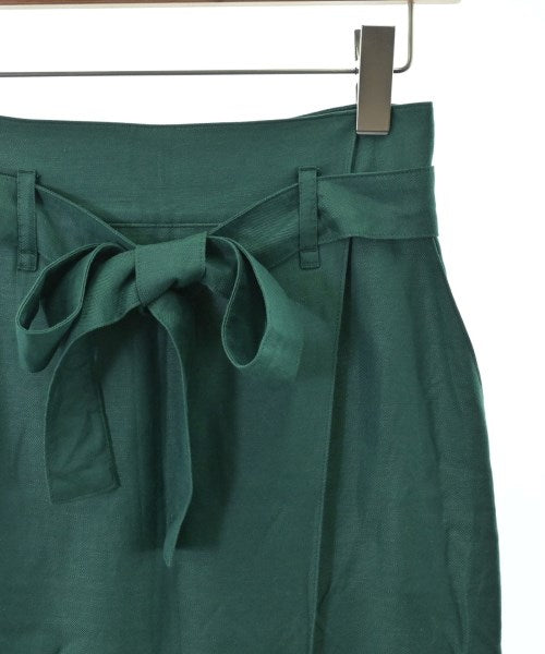 Spick and Span กระโปรงยาวถึงเข่า