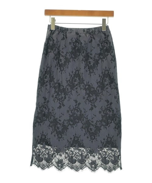 Spick and Span กระโปรงยาวถึงเข่า