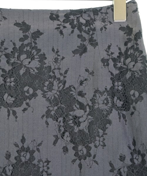 Spick and Span กระโปรงยาวถึงเข่า