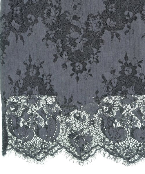 Spick and Span กระโปรงยาวถึงเข่า