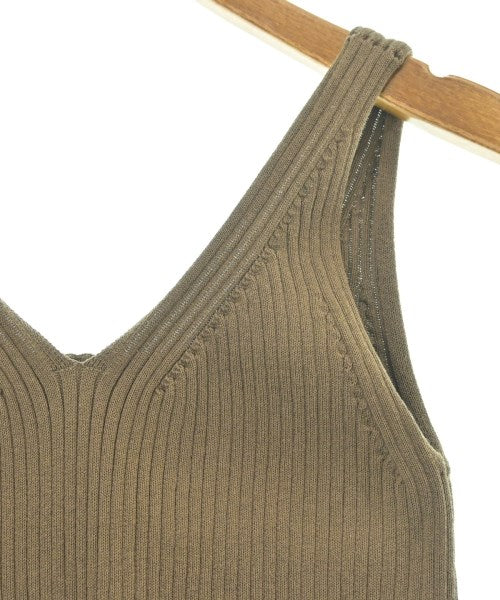 Spick and Span เสื้อแขนกุด