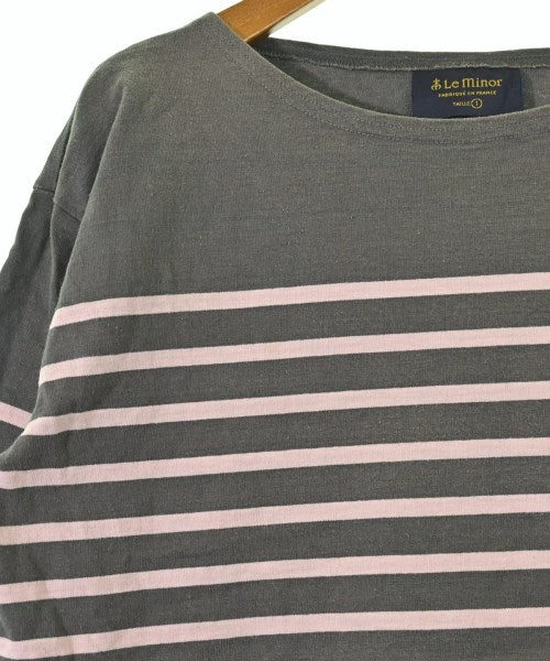 Le minor เสื้อยืด/เสื้อท็อปส์