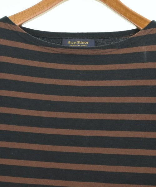 Le minor เสื้อยืด/เสื้อท็อปส์