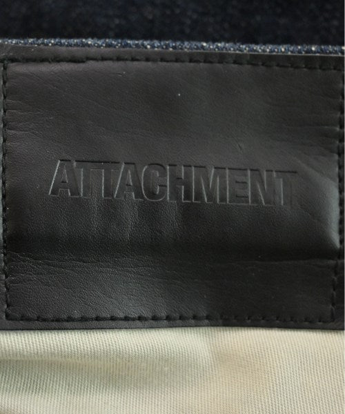 ATTACHMENT ยีนส์