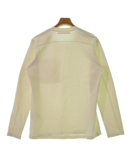 ATTACHMENT เสื้อยืด/เสื้อท็อปส์