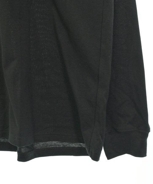 ATTACHMENT เสื้อยืด/เสื้อท็อปส์