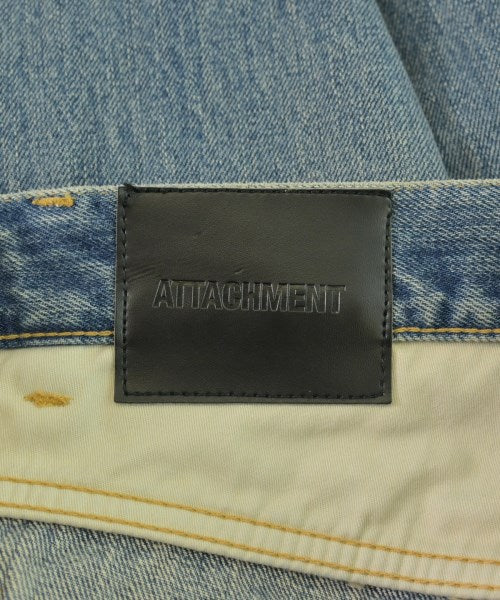 ATTACHMENT ยีนส์