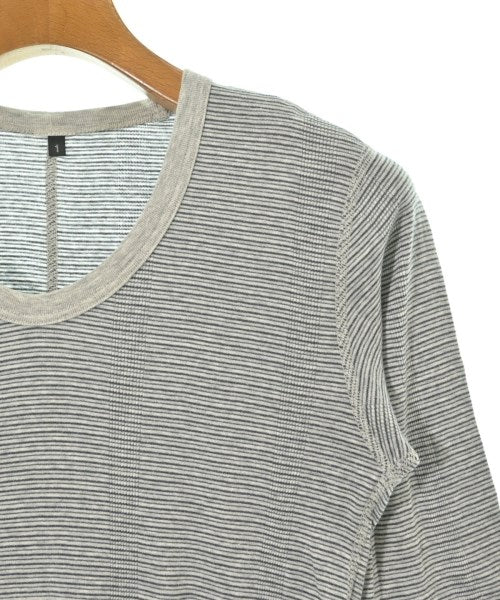 ATTACHMENT เสื้อยืด/เสื้อท็อปส์