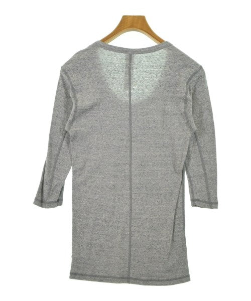 ATTACHMENT เสื้อยืด/เสื้อท็อปส์