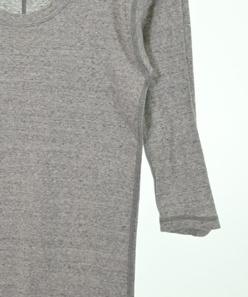 ATTACHMENT เสื้อยืด/เสื้อท็อปส์