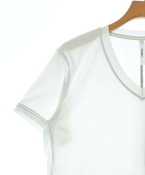 ATTACHMENT เสื้อยืด/เสื้อท็อปส์