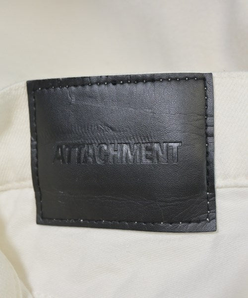 ATTACHMENT ยีนส์