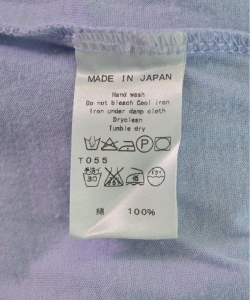 ATTACHMENT เสื้อยืด/เสื้อท็อปส์