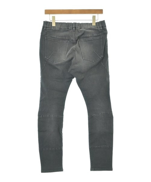 ATTACHMENT ยีนส์