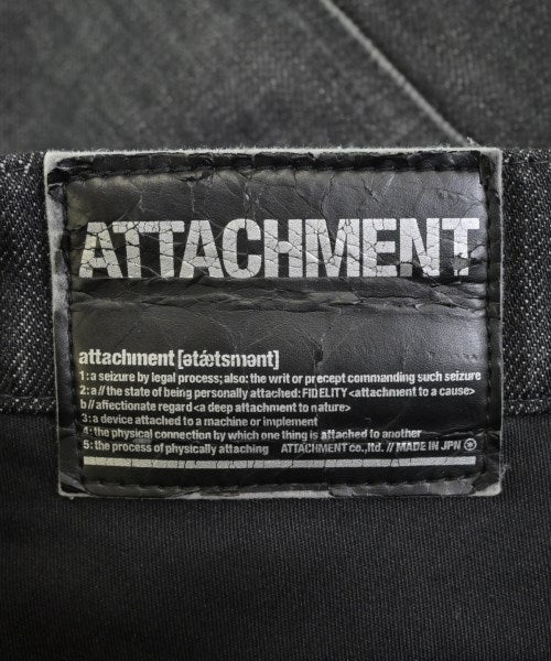 ATTACHMENT ยีนส์