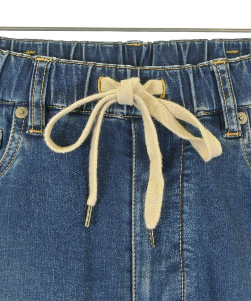 ATTACHMENT ยีนส์