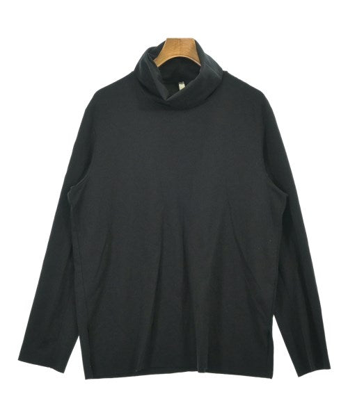 ATTACHMENT เสื้อยืด/เสื้อท็อปส์