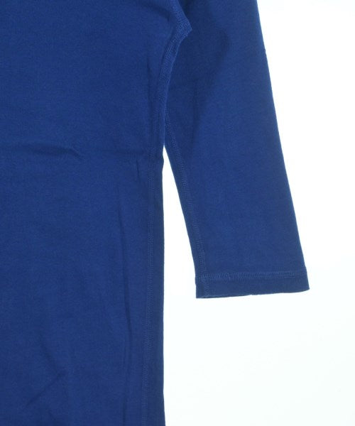 ATTACHMENT เสื้อยืด/เสื้อท็อปส์