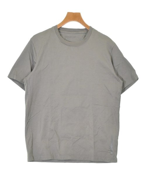 ATTACHMENT เสื้อยืด/เสื้อท็อปส์