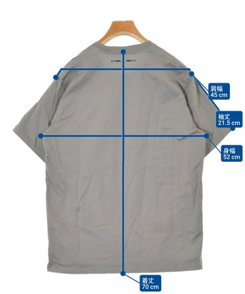 ATTACHMENT เสื้อยืด/เสื้อท็อปส์