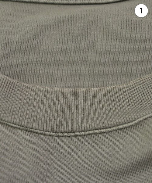 ATTACHMENT เสื้อยืด/เสื้อท็อปส์