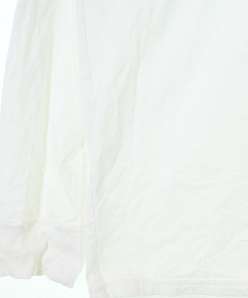 ATTACHMENT เสื้อยืด/เสื้อท็อปส์
