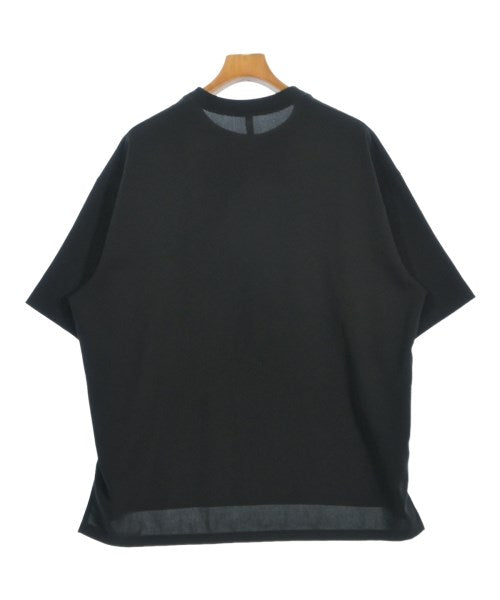 ATTACHMENT เสื้อยืด/เสื้อท็อปส์