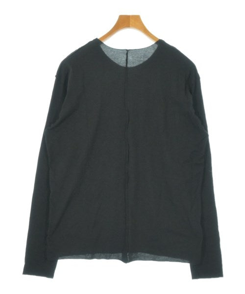 ATTACHMENT เสื้อยืด/เสื้อท็อปส์