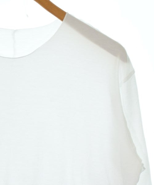 ATTACHMENT เสื้อยืด/เสื้อท็อปส์