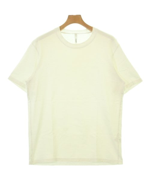 ATTACHMENT เสื้อยืด/เสื้อท็อปส์