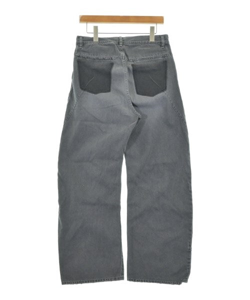 ATTACHMENT ยีนส์