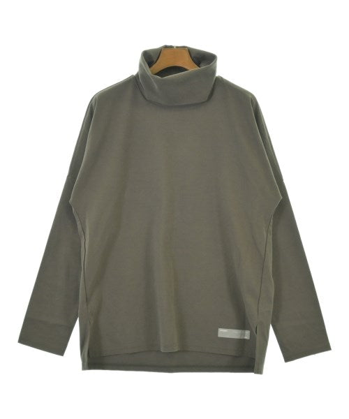 ATTACHMENT เสื้อยืด/เสื้อท็อปส์